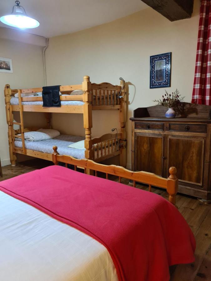 Gîte d'étape Le Couvent d'Ossau Louvie Juzon Esterno foto