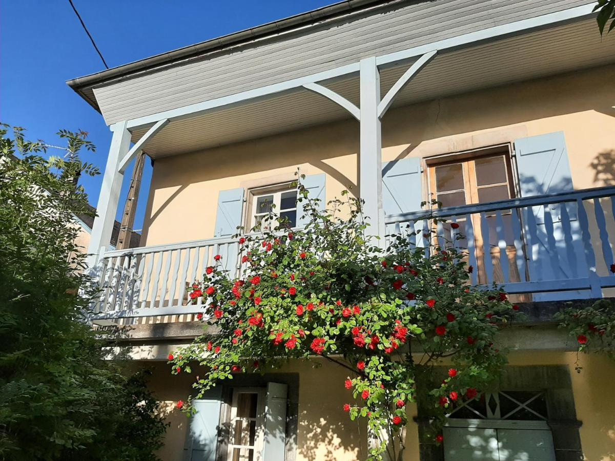Gîte d'étape Le Couvent d'Ossau Louvie Juzon Esterno foto